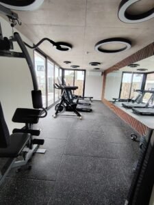 Gran Apto a ESTRENAR en DOS ACRES/2 dorm/2 baños/cochera/Complejo privado a pasos de Colegio British