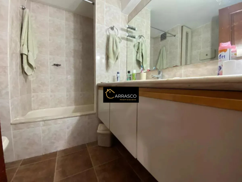 VENTA Gran Piso sobre Rbla.Gandhi/5 dorm/4 baños/350m2/Punta Carretas