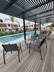 Gran Apto a ESTRENAR en DOS ACRES/2 dorm/2 baños/cochera/Complejo privado a pasos de Colegio British