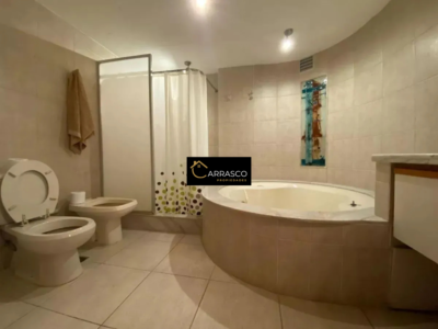 VENTA Gran Piso sobre Rbla.Gandhi/5 dorm/4 baños/350m2/Punta CARRETAS