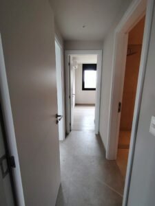 Gran Apto a ESTRENAR en DOS ACRES/2 dorm/2 baños/cochera/Complejo privado a pasos de Colegio British