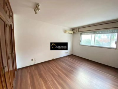 VENTA Gran Piso sobre Rbla.Gandhi/5 dorm/4 baños/350m2/Punta CARRETAS