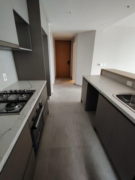 Gran Apto a ESTRENAR en DOS ACRES/2 dorm/2 baños/cochera/Complejo privado a pasos de Colegio British