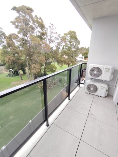 Gran Apto a ESTRENAR en DOS ACRES/2 dorm/2 baños/cochera/Complejo privado a pasos de Colegio British