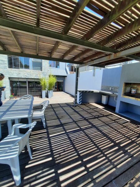 VENTA Residencia de Lujo Frente al Mar en Carrasco Sur/1600 M2/Piscina Infinita