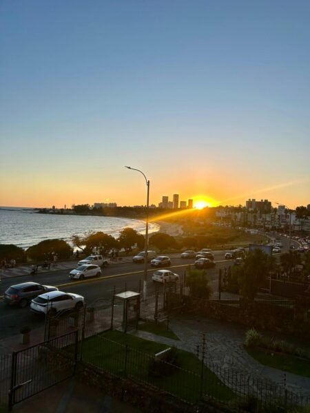 VENTA Frente a Rambla Malvin/73m2/ 2 Dorm/Balcon/ Amplios Ambientes