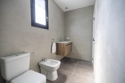 ALQUILER Casa esquina en Complejo Cerrado/ 3 dorm/3 baños/ 2 cocheras/Carrasco Norte