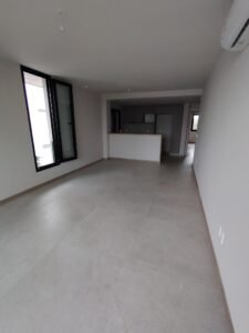 Gran Apto a ESTRENAR en DOS ACRES/2 dorm/2 baños/cochera/Complejo privado a pasos de Colegio British