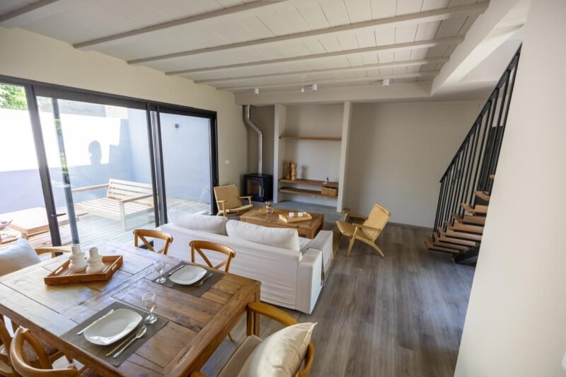 ALQUILER Casa esquina en Complejo Cerrado/ 3 dorm/3 baños/ 2 cocheras/Carrasco Norte