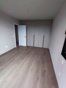Gran Apto a ESTRENAR en DOS ACRES/2 dorm/2 baños/cochera/Complejo privado a pasos de Colegio British