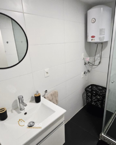 Venta - Apartamento de 1 dormitorio + garage en Palermo / con renta activa / Admite Banco