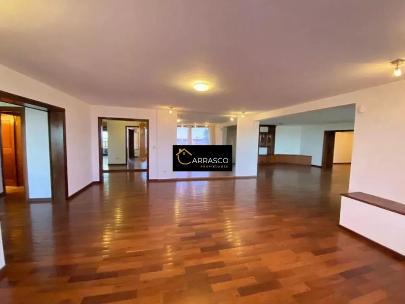 VENTA Gran Piso sobre Rbla.Gandhi/5 dorm/4 baños/350m2/Punta Carretas
