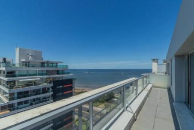 Penthouse Duplex con Vista al Mar/ 2 Dorm/ 2 Baños/ Cochera/ Amenities/Rambla de Malvin