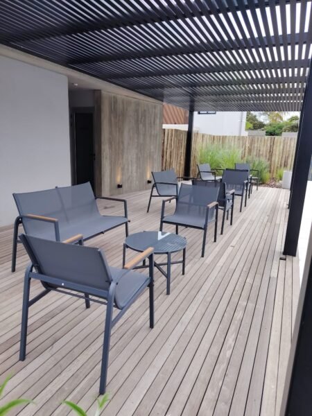 Gran Apto a ESTRENAR en DOS ACRES/2 dorm/2 baños/cochera/Complejo privado a pasos de Colegio British