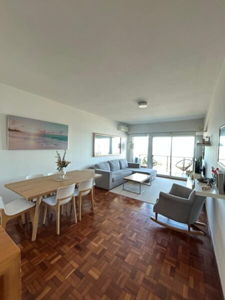 VENTA Frente a Rambla Malvin/73m2/ 2 Dorm/Balcon/ Amplios Ambientes