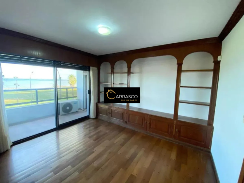 VENTA Gran Piso sobre Rbla.Gandhi/5 dorm/4 baños/350m2/Punta Carretas