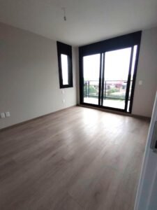 Gran Apto a ESTRENAR en DOS ACRES/2 dorm/2 baños/cochera/Complejo privado a pasos de Colegio British