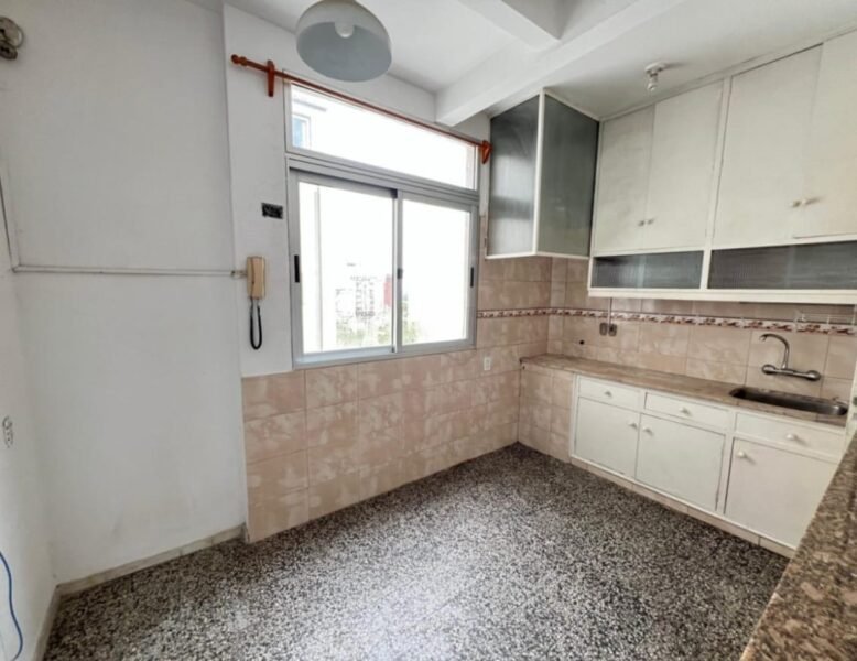 VENTA Apta Banco/ 62m2/piso 6/2 Dormitorios/ Cordon