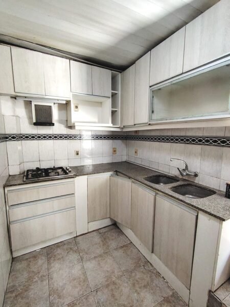 Duplex/80m2/2 Dorm+esc/entrepiso/patio/parrillero/La Comercial