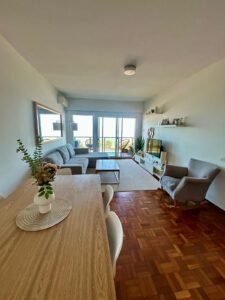 VENTA Frente a Rambla Malvin/73m2/ 2 Dorm/Balcon/ Amplios Ambientes