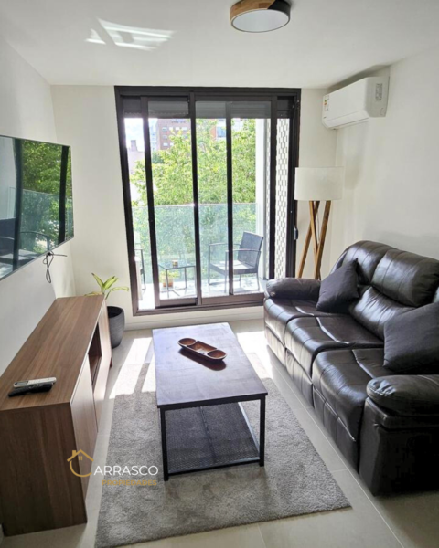 Venta - Apartamento de 1 dormitorio + garage en Palermo / con renta activa / Admite Banco