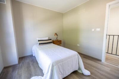 ALQUILER Casa esquina en Complejo Cerrado/ 3 dorm/3 baños/ 2 cocheras/Carrasco Norte