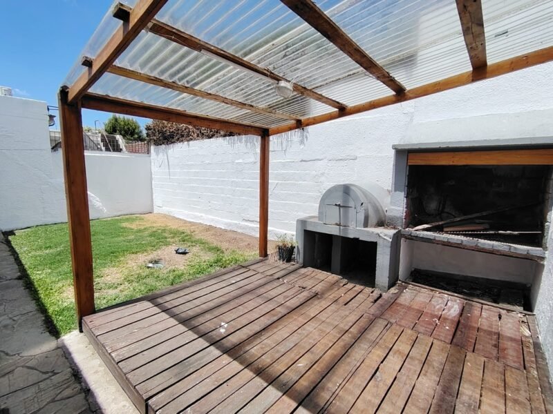 ALQUILER Zona Residencial/250m2/ 2 Dorm+esc/2 Baños/cochera/ Carrasco Sur