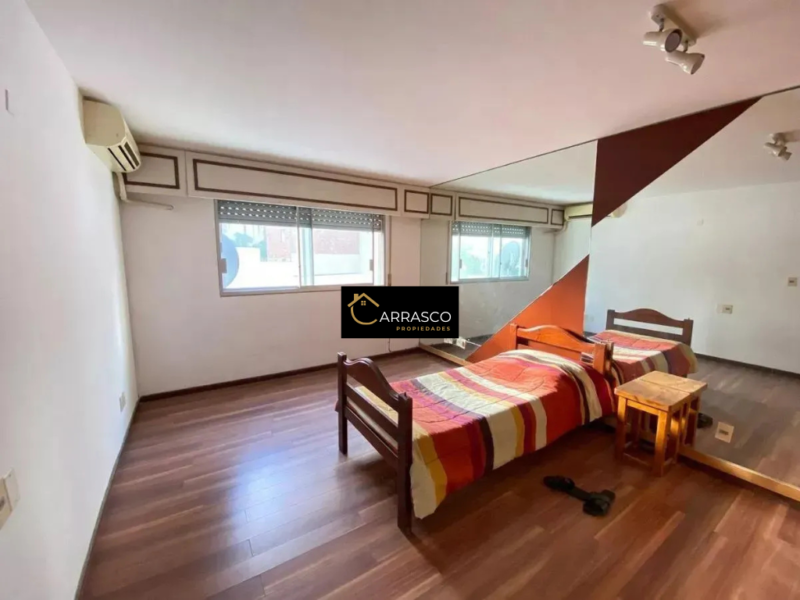 VENTA Gran Piso sobre Rbla.Gandhi/5 dorm/4 baños/350m2/Punta Carretas