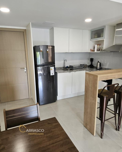 Venta - Apartamento de 1 dormitorio + garage en Palermo / con renta activa / Admite Banco