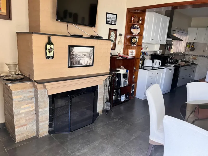 VENTA Gran Casa con Piscina Climatizada/barbacoa/900m2/cocherax4/Malvin Sur