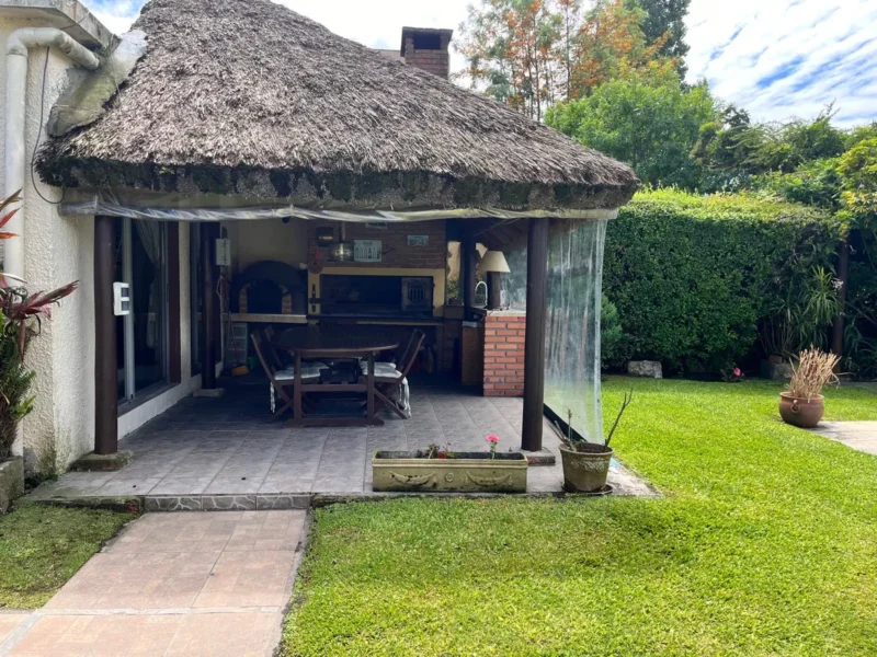 VENTA Gran Casa con Piscina Climatizada/barbacoa/900m2/cocherax4/Malvin Sur