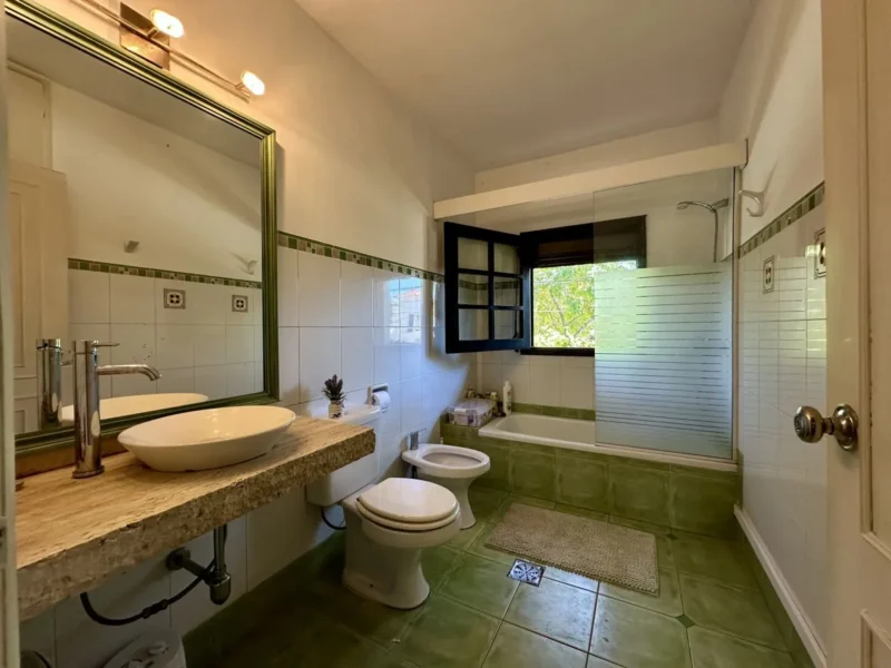 VENTA Gran Casa Triplex con 409m2/barbacoa/cocherax3/Carrasco Sur