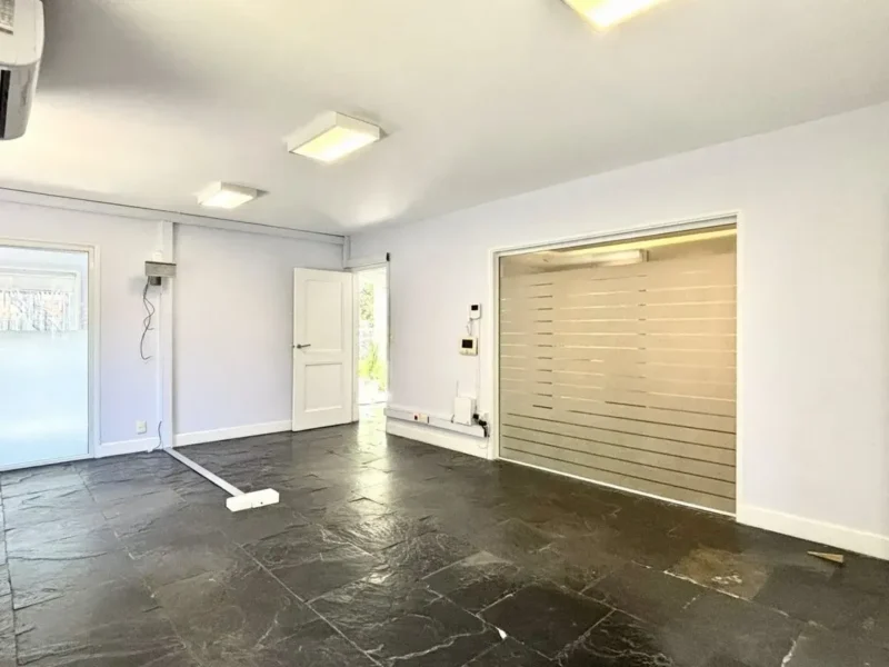 ALQUILER Gran Oficina a pasos de Arocena/140m2/4 Cocheras/ Carrasco