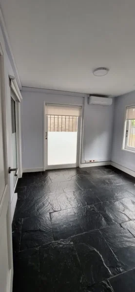 ALQUILER Gran Oficina a pasos de Arocena/140m2/4 Cocheras/ Carrasco