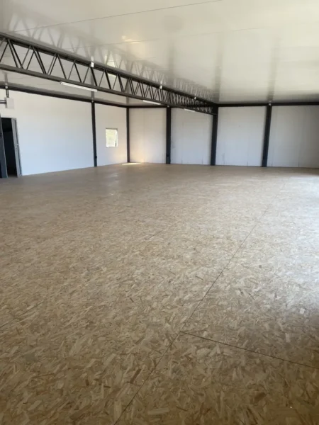 ALQUILER Gran Local Comercial frente Av. Giannattasio en Lagomar/450m2/3 Pisos