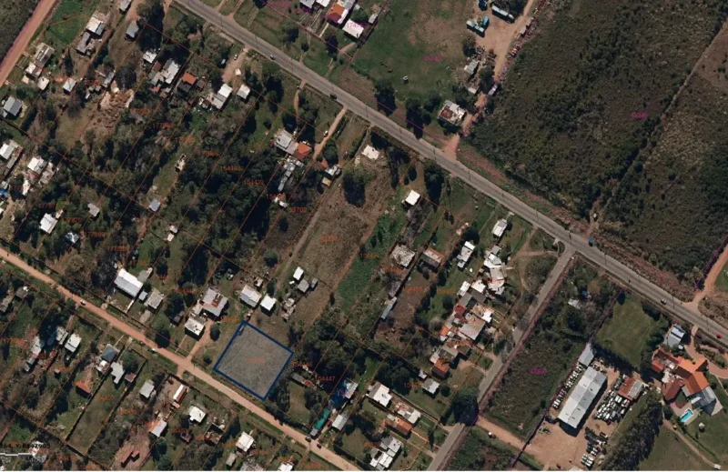 Terreno de 1.793 M², Paso de la Arena, a 1 cuadra de Av. Luis Batlle Berres/ Potencial Desarrollo