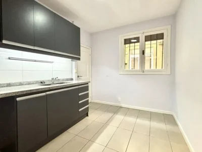 ALQUILER Gran Oficina a pasos de Arocena/140m2/4 Cocheras/ Carrasco