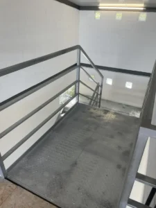 ALQUILER Gran Local Comercial frente Av. Giannattasio en Lagomar/450m2/3 Pisos