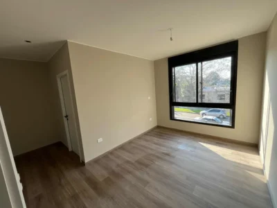 Casa esquina en Complejo Cerrado/ 3 dorm/3 baños/Gge/Carrasco Norte