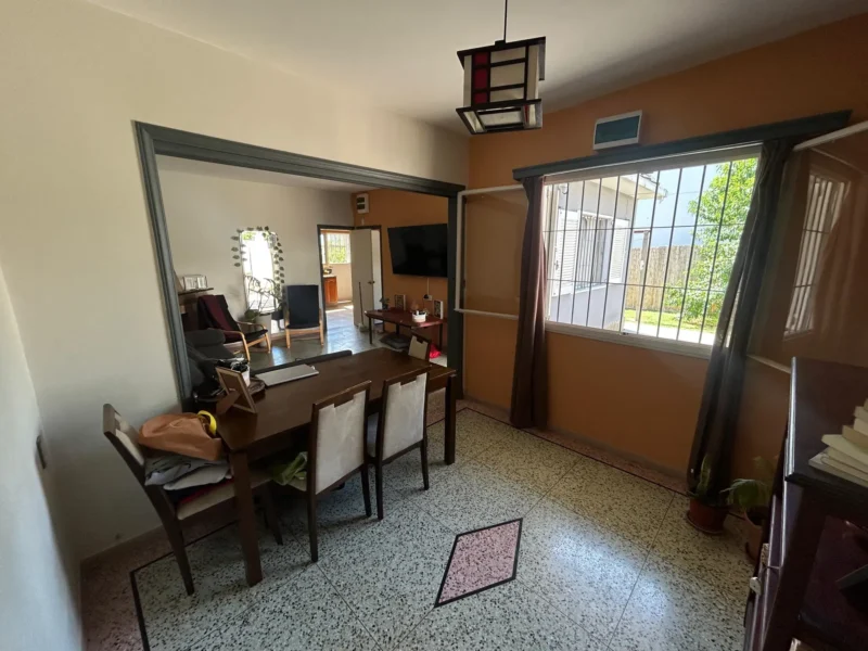 VENTA A pasos de Colegio British/235m2/2 Dorm/cochera/jardin/Carrasco Norte