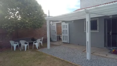 ALQUILER Gran Casa en Carrasco Sur/Uso comercial o Familia/4 Dorm/3 Baños/Cochera
