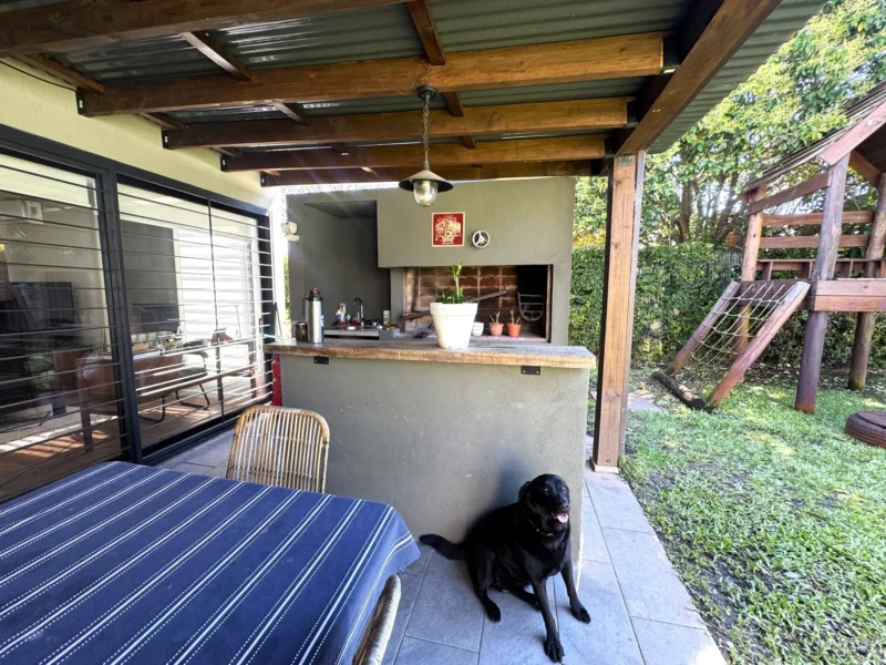 VENTA Exclusiva Casa Remodelada/4 Dorm/3 Baños/piscina/ggex2/Lagomar Sur