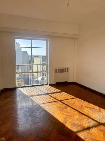 EN VENTA 177m2/4 Dorm/3 Baños/cochera/calefaccion/Av 18 de Julio/Cordon