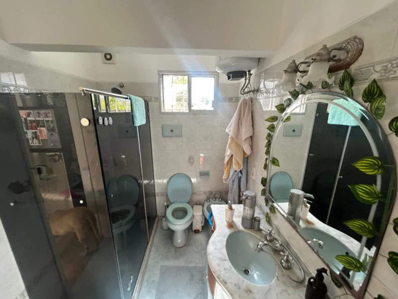 VENTA A pasos de Colegio British/235m2/2 Dorm/cochera/jardin/Carrasco Norte