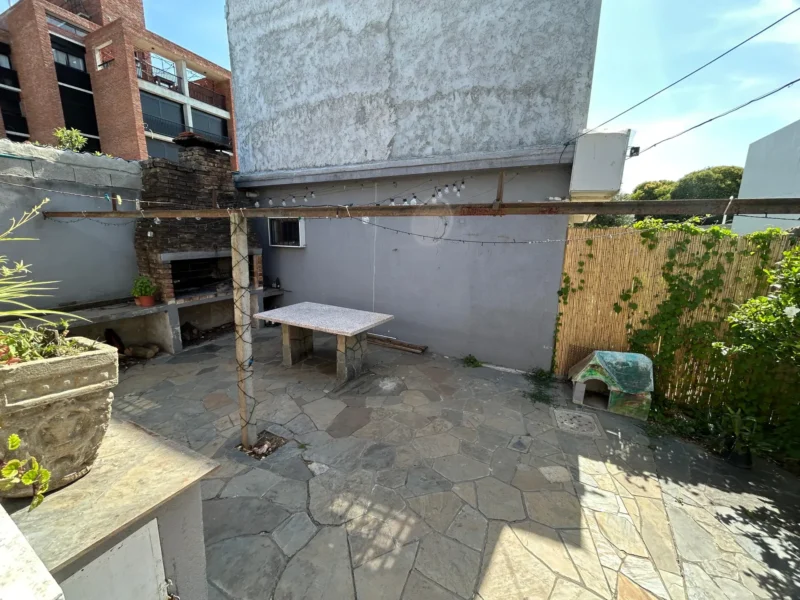 VENTA A pasos de Colegio British/235m2/2 Dorm/cochera/jardin/Carrasco Norte