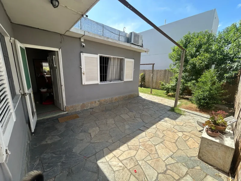 VENTA A pasos de Colegio British/235m2/2 Dorm/cochera/jardin/Carrasco Norte