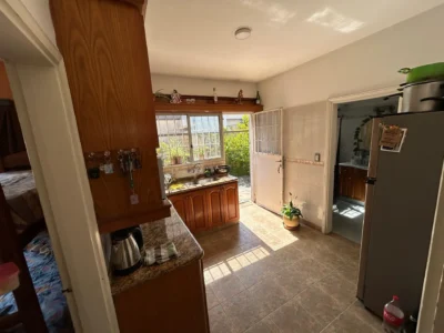 VENTA A pasos de Colegio British/235m2/2 Dorm/cochera/jardin/Carrasco Norte