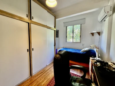 VENTA Gran Apto Renovado/2 Dorm/Balcon/a pasos de Bvr España, Cordon