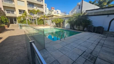 Apartamento en Venta en Malvin con Balcón/ A pasos de la Rambla