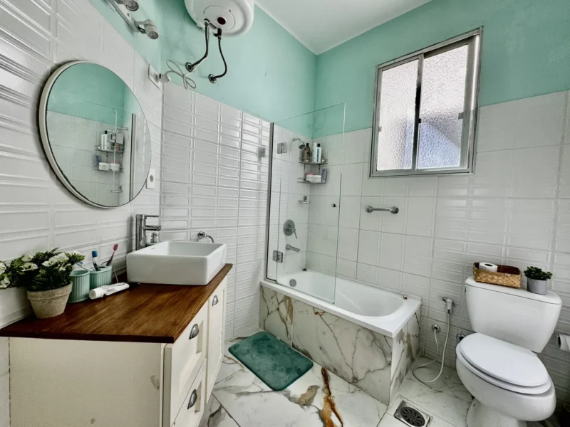 VENTA Gran Apto Renovado/2 Dorm/Balcon/a pasos de Bvr España, Cordon